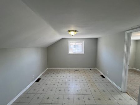 For Lease - 169 Mary Street Unit# 2, Oshawa, Ontario - Photo 4