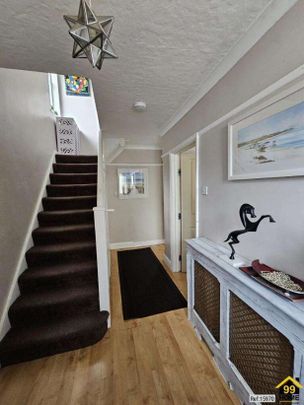 Worplesdon Road, Guildford, Surrey, GU2 - Photo 1