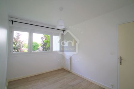 2 PIECES - CHATOU, - Photo 2