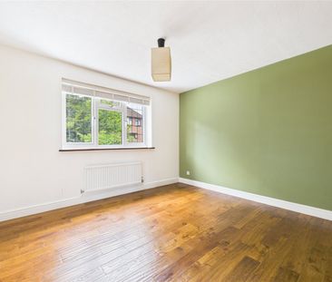 5 bedroom House in Uffcott Close, Reading - Photo 6