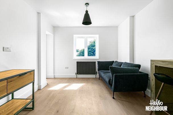 Putney Bridge Road - Photo 1