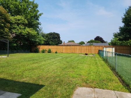 For Lease - 6781 Dawson Street, Niagara Falls, Ontario - Photo 3