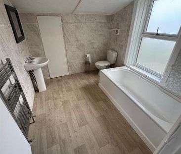 2 bedroom terraced house to rent - Photo 4