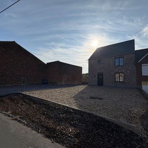 Huis te huur in Sint-Truiden voor € 1.300 met 4 slaapkamers - Photo 3