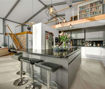 A unique and stylish property in a tranquil setting, offering both ... - Photo 2