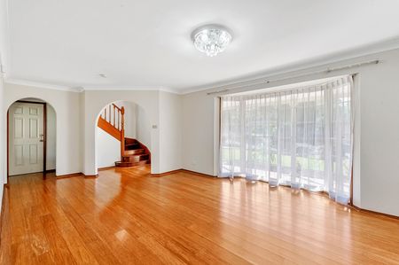 27 Casuarina Drive, Cherrybrook NSW 2126 - House For Rent | Domain - Photo 5