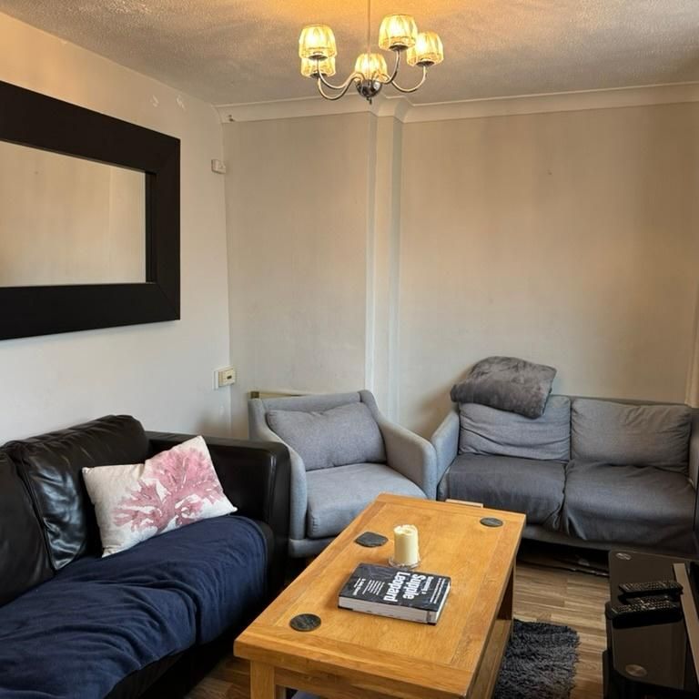 4 bedroom house to rent - Photo 1