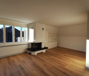 "Attraktive 5-Zimmerwohnung mit Cheminée an bester Lage" - Photo 1