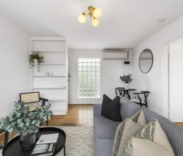 Sun-Drenched Sanctuary in Prime St Kilda West - Photo 4