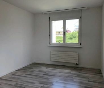 Sonnige 3.5-Zimmer-Wohnung mit moderner Ausstattung und Balkon - Photo 4
