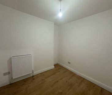 3 Bedroom Flat - Duplex To Let - Photo 3