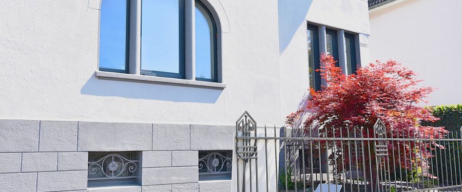 Kernsanierte EG-Wohnung mit Fußbodenheizung, Terrasse und Stellplatz im 2-Fam.-Haus. - Foto 1