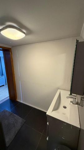 1 bedroom in a flat share to rent - Photo 4