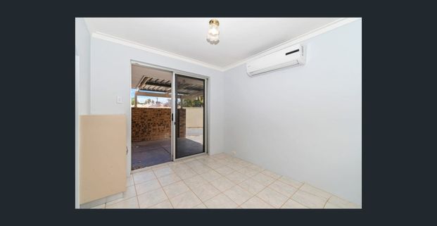 3x1 HOME IN ARMADALE - Photo 1