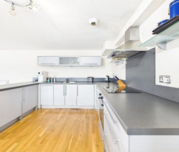 2 bedroom penthouse to rent - Photo 6