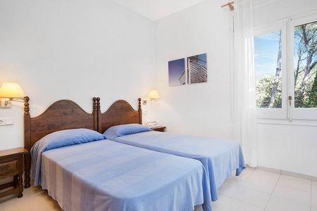 Carrer de Víctor Català - Photo 4