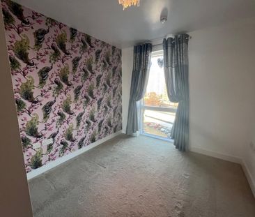 2 bedroom Flat To Let Total Size: 689 SQ FT - Photo 3