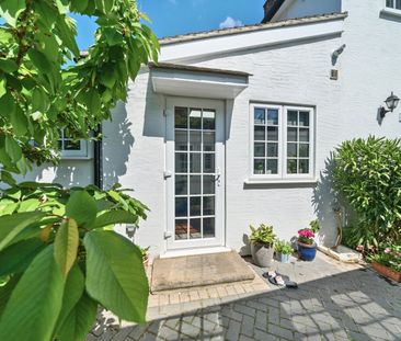 Flat to rent - Brome Road, London, SE9 - Photo 6