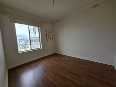 NEAT 2 BEDROOM UNIT - Photo 5