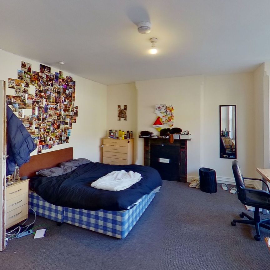 10 Willoughby Avenue, NG7 2EP, NOTTINGHAM - Photo 1