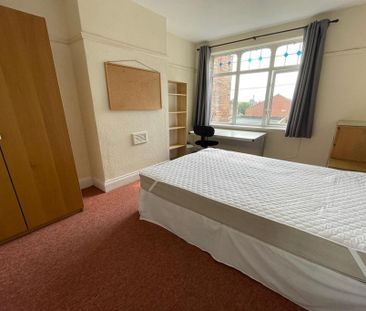 4 bedroom apartment to rent - Photo 4