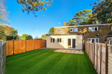 4 bedroom semi-detached house to rent - Photo 3