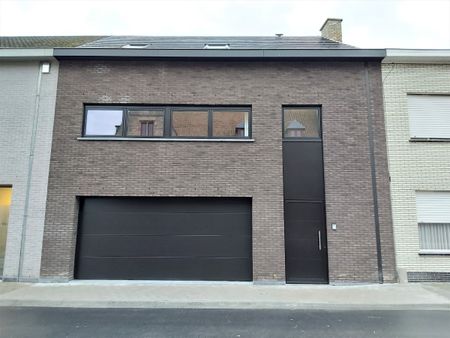 Recente woning met 3 slaapkamers, terras en tuin - Photo 2