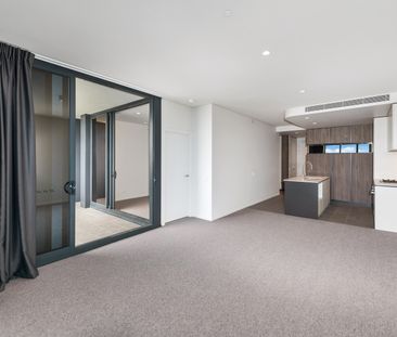 Valencia Residences - Photo 2