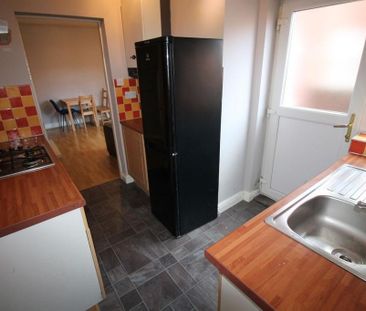 2 bedroom flat to rent - Photo 6