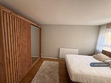 3 bedroom maisonette to rent - Photo 2