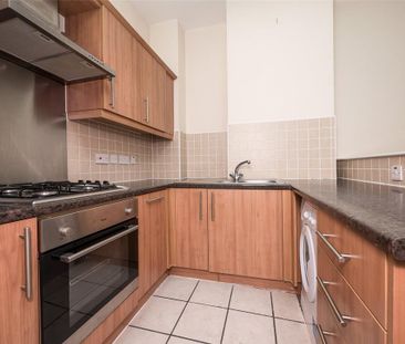 2 bedroom flat to rent - Photo 6