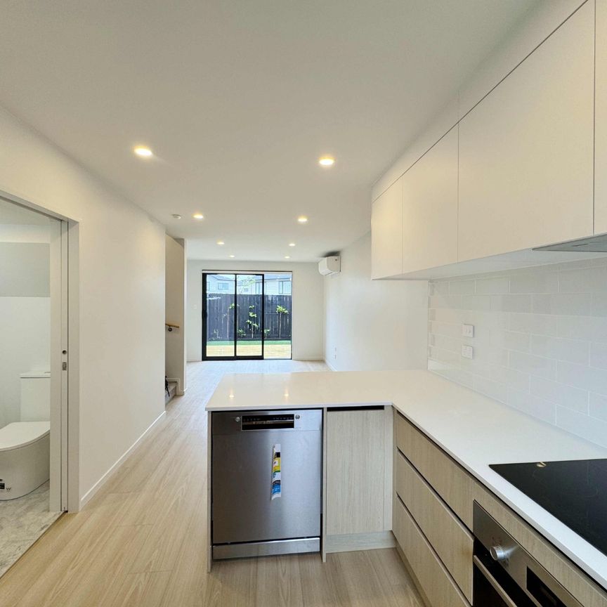 Brand-New Townhouse – Modern Style and Smart Design - Photo 1