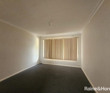 1/75 Fox Street, St Albans, Vic 3021 - Photo 2