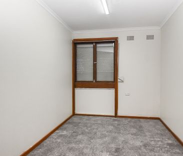 94 Adina Crescent, Orange. - Photo 3