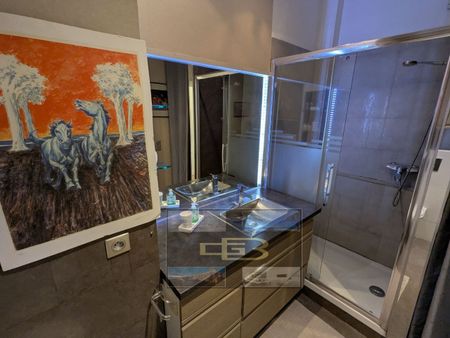 SQUARE ROYAL 4ème / EN COURS DE RESERVATION - Photo 2