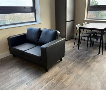 Flat 15 Oakfield House, Preston New Road, Blackburn. BB2 6AY - Photo 2