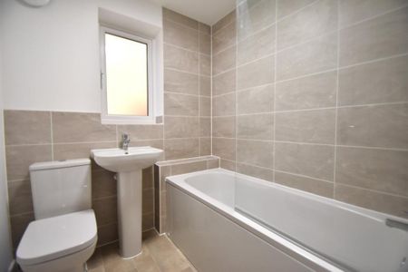2 bedroom semi-detached house to rent - Photo 2