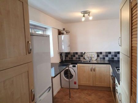 2 bedroom flat to rent - Photo 3