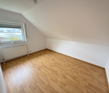 MO0971 - Helle Dachgeschosswohnung mit Balkon un Marienrachdorf - Photo 2