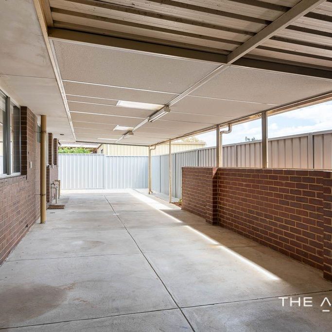 3 Bedroom 1 Bathroom House in Padbury - Photo 1