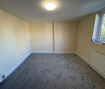 2 Bed Flat, Woodhill, SE18 - Photo 1