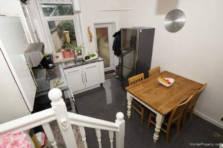 3 bedroom property to rent in Bolton - Photo 5