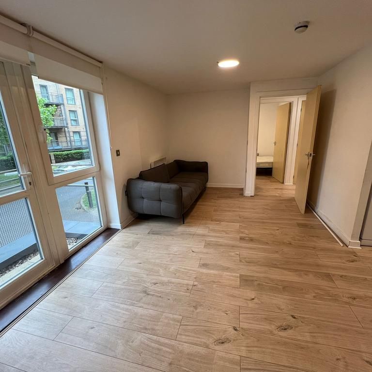 3 bedroom flat to rent - Photo 1