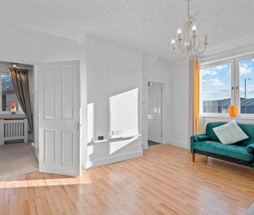 4 bedroom flat to rent - Photo 3