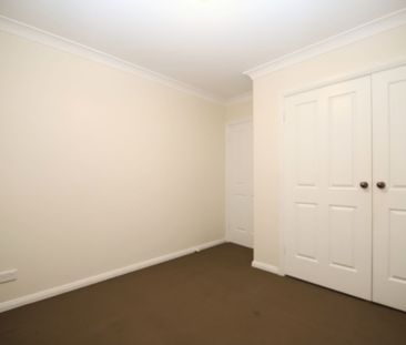 Charming 3 Bedroom, 2 Bathroom House in Chester Hill - Available Now! - Photo 5