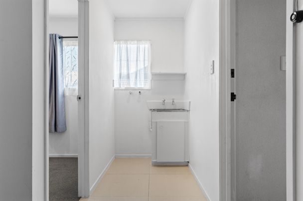 Spacious Family Home with Garage - Unbeatable Location - Photo 1