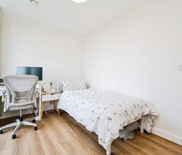 3 Bed Flat, Heron Place, E16 - Photo 5