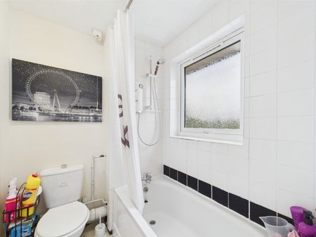 St Peters Close, Cheltenham, Gloucestershire, GL51 - Photo 5