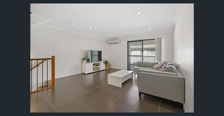 Tri-Level 3-bedroom Townhouse in COOMERA QLD - Photo 5