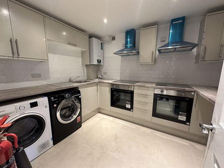 6 bedroom terraced house to rent - Photo 5